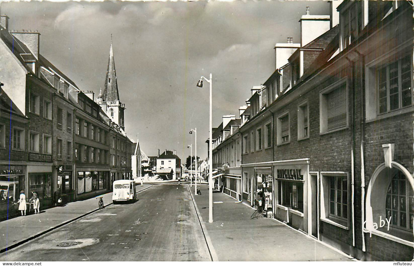 50* PERIERS  La Rue St Lo   CPSM (9x14cm)        RL37.0364 - Autres & Non Classés