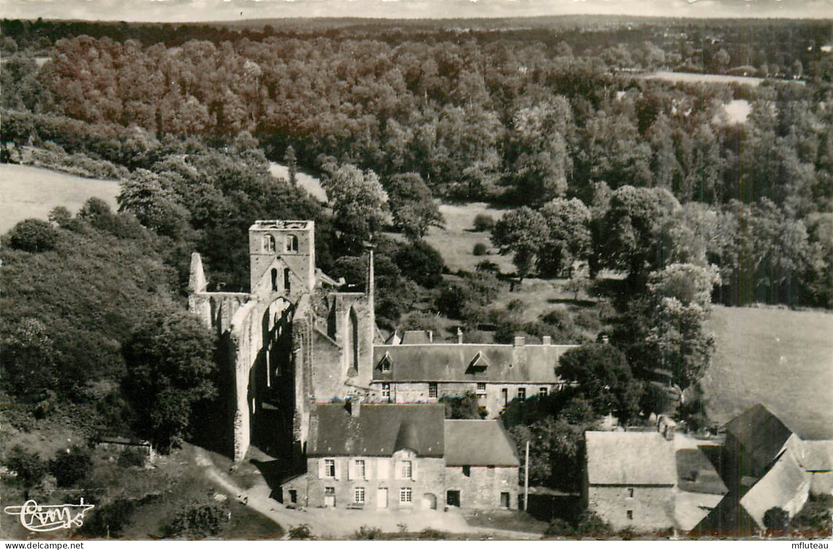 50* HAMBYE  Abbatiaele Et Abbaye   CPSM (9x14cm)           RL37.0315 - Autres & Non Classés