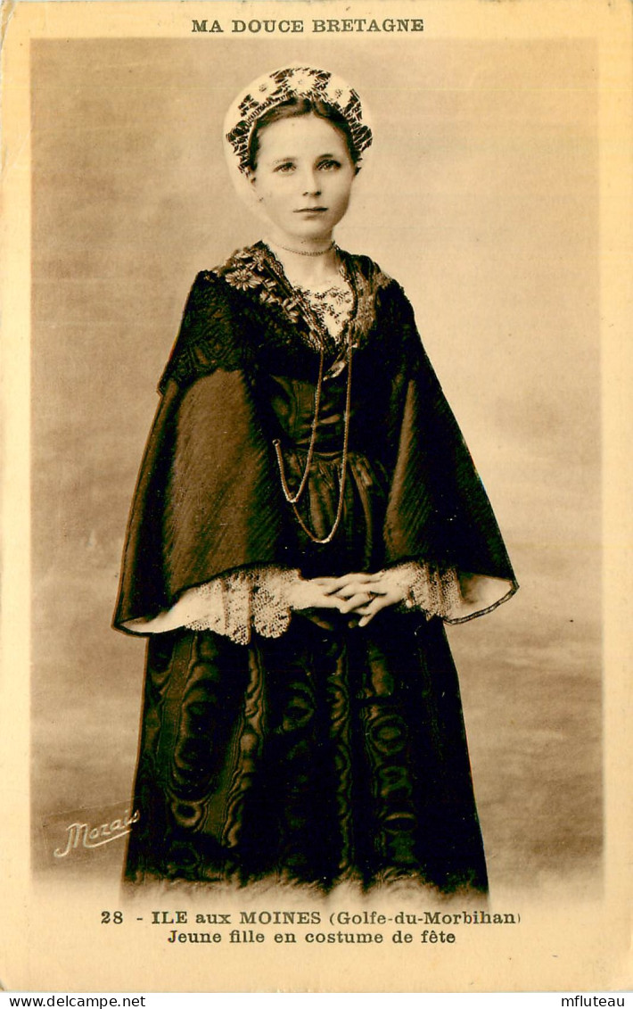 56* BRETAGNE  Jeune Fille  De L Ile Aux Moines  RL37.1002 - Costumes