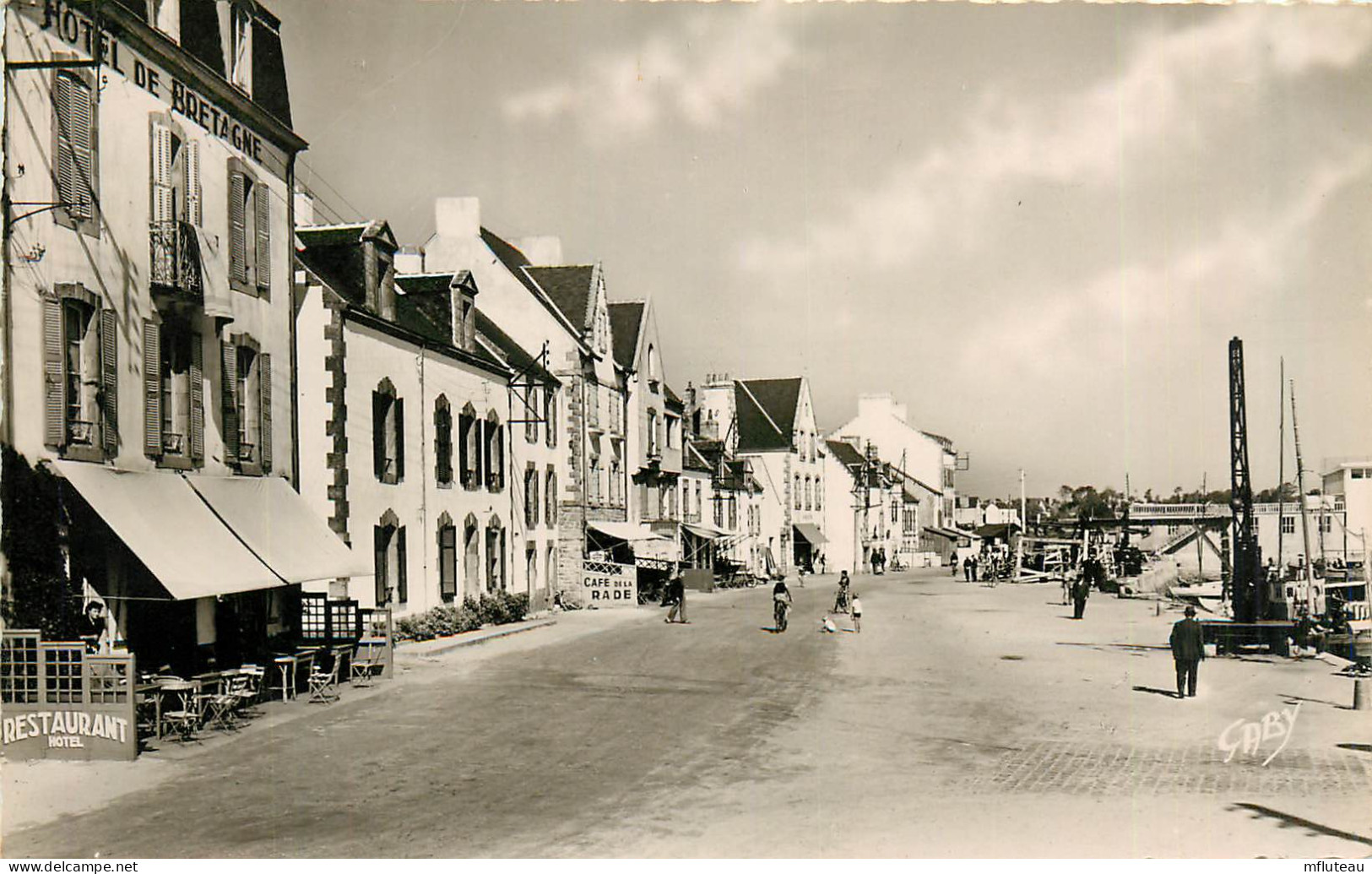 56* LA TRINITE S/MER  Le  Quai  CPSM (9x14cm)         RL37.0875 - Sainte Hermine