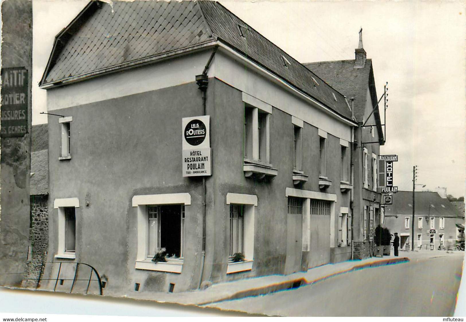53* BOURGNEUF LA FORET  Hotel « poulain »  CPSM (9x14cm)          RL37.0589 - Other & Unclassified