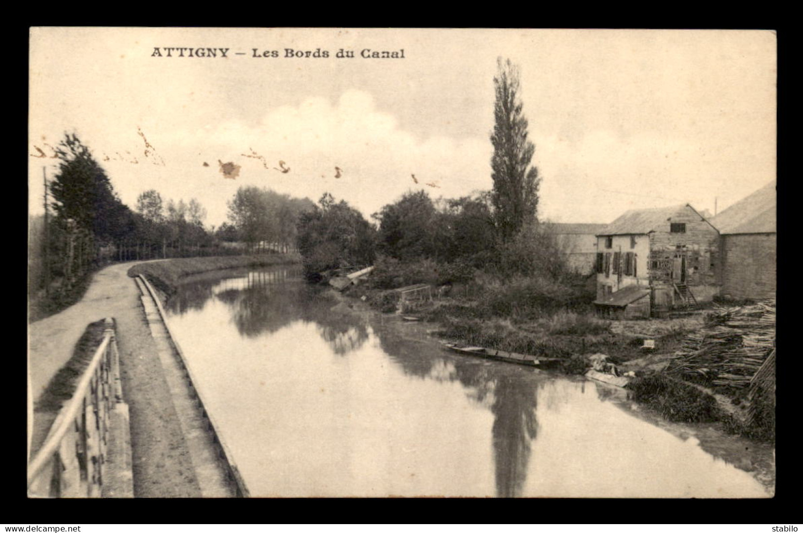 08 - ATTIGNY - LES BORDS DU CANAL - Attigny