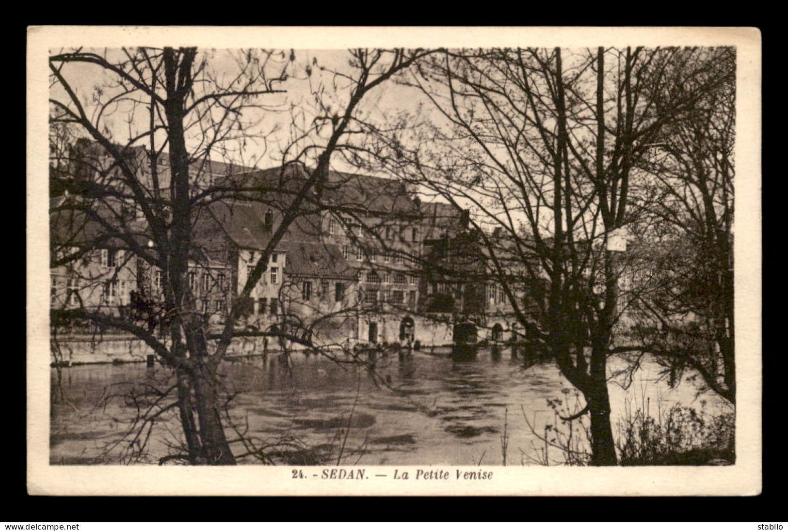 08 - SEDAN - LA PETITE VENISE - Sedan