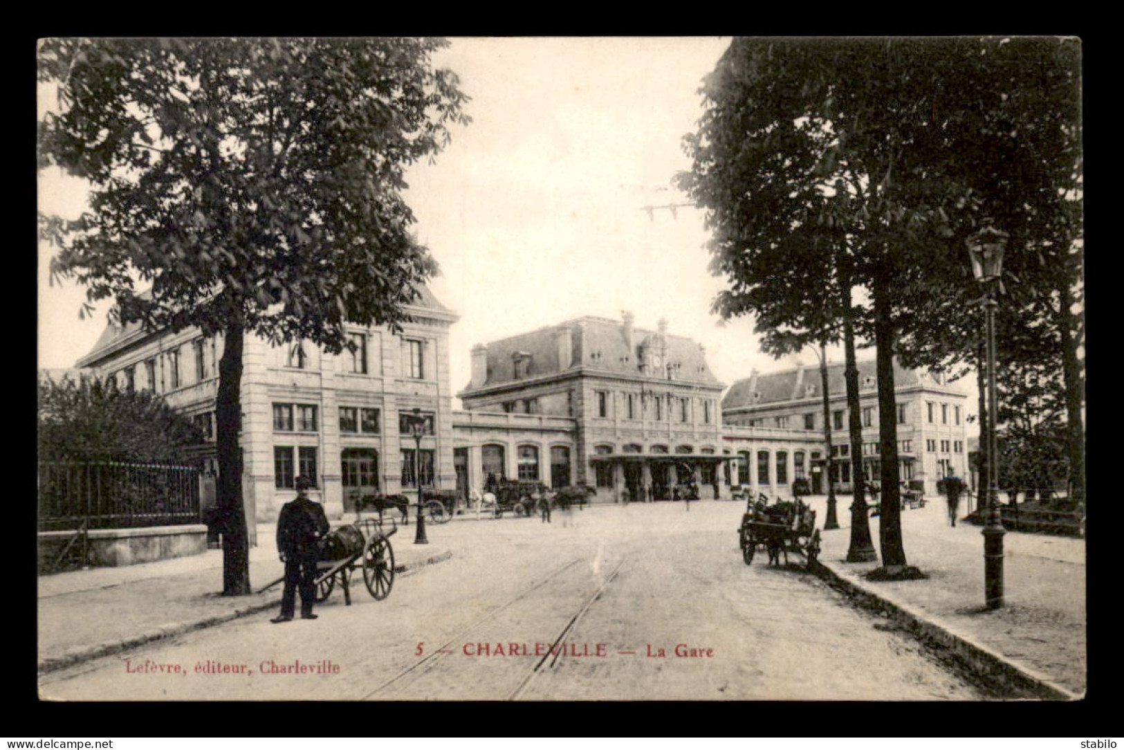 08 - CHARLEVILLE - LA GARE DE CHEMIN DE FER - Charleville