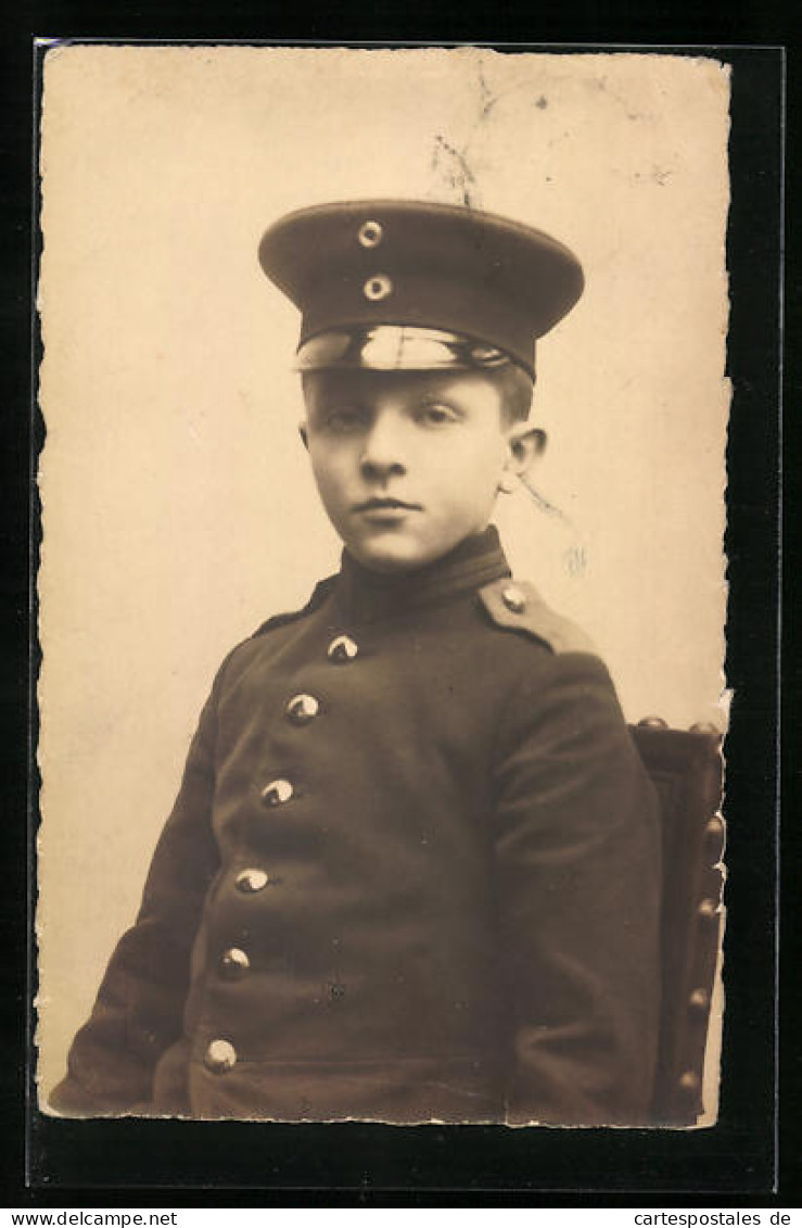 Foto-AK Junge In Uniform Mit Schirmmütze, Kinder Kriegspropaganda  - Guerre 1914-18