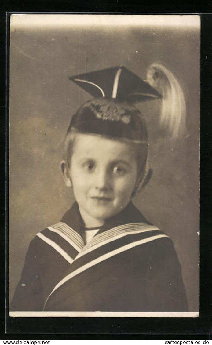 Foto-AK Junge In Marineuniform Mit Haube, Kinder Kriegspropaganda  - Guerre 1914-18