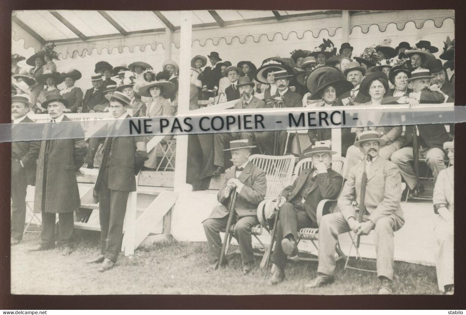 88 - CONTREXEVILLE - TRIBUNES DES COURSES HIPPIQUES - 4 CARTES PHOTOS ORIGINALES - Contrexeville