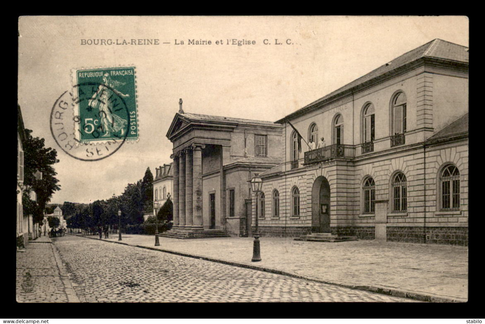 92 - BOURG-LA-REINE - LA MAIRIE ET L'EGLISE - Bourg La Reine