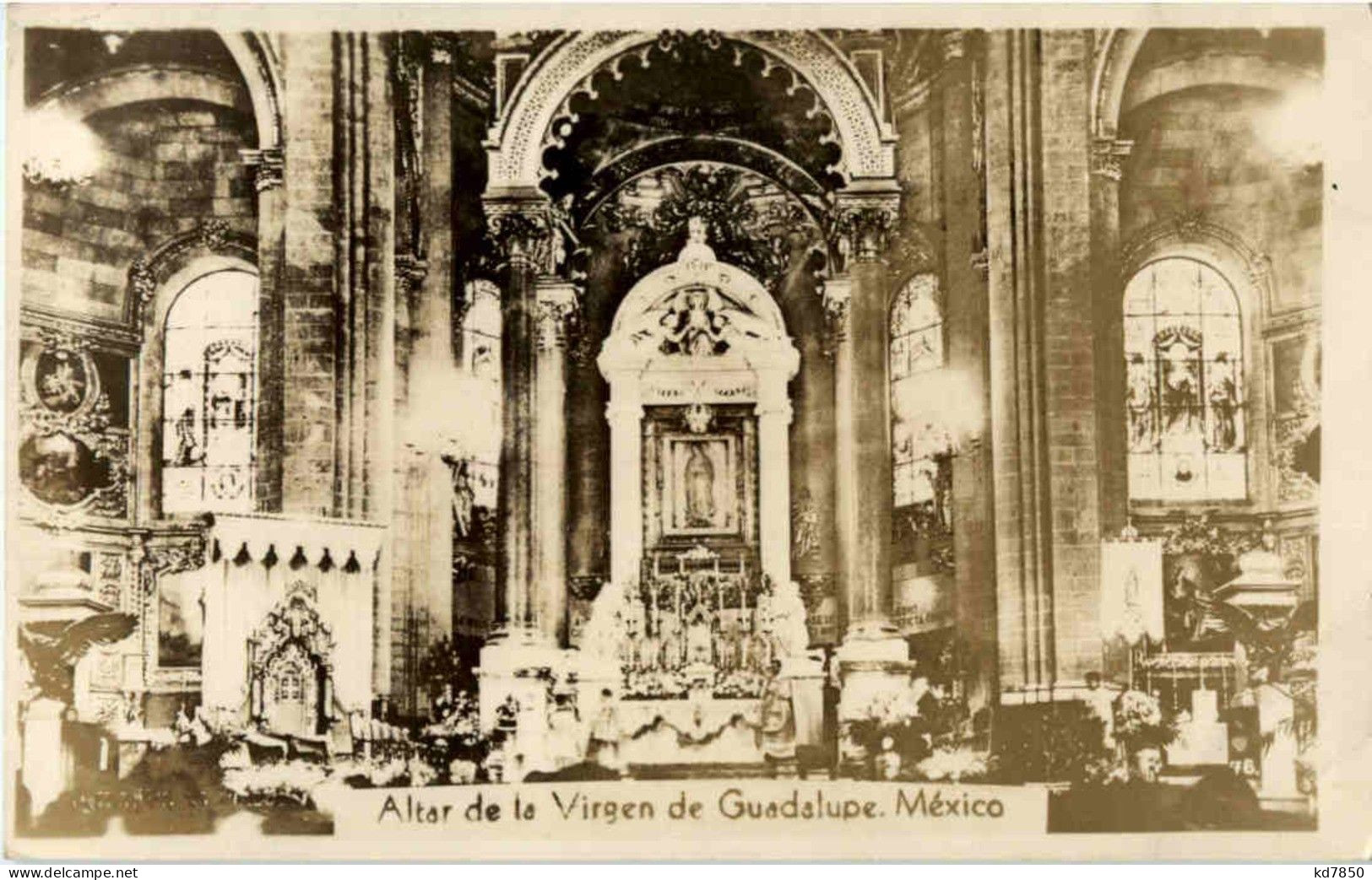 Altar De La Virgen De Guadalupe - Mexique