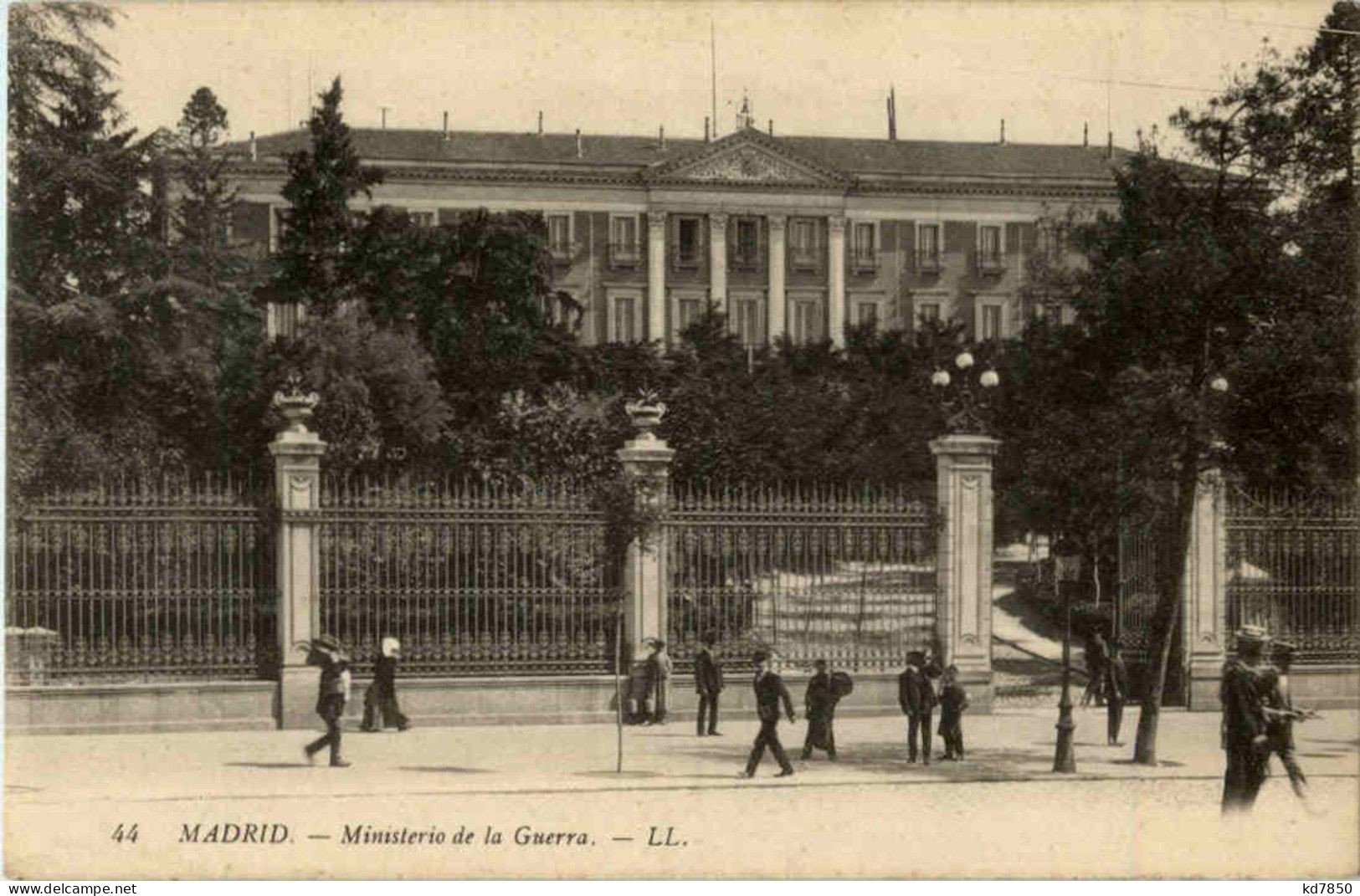 Madrid - Ministerio De La Guerra - Madrid