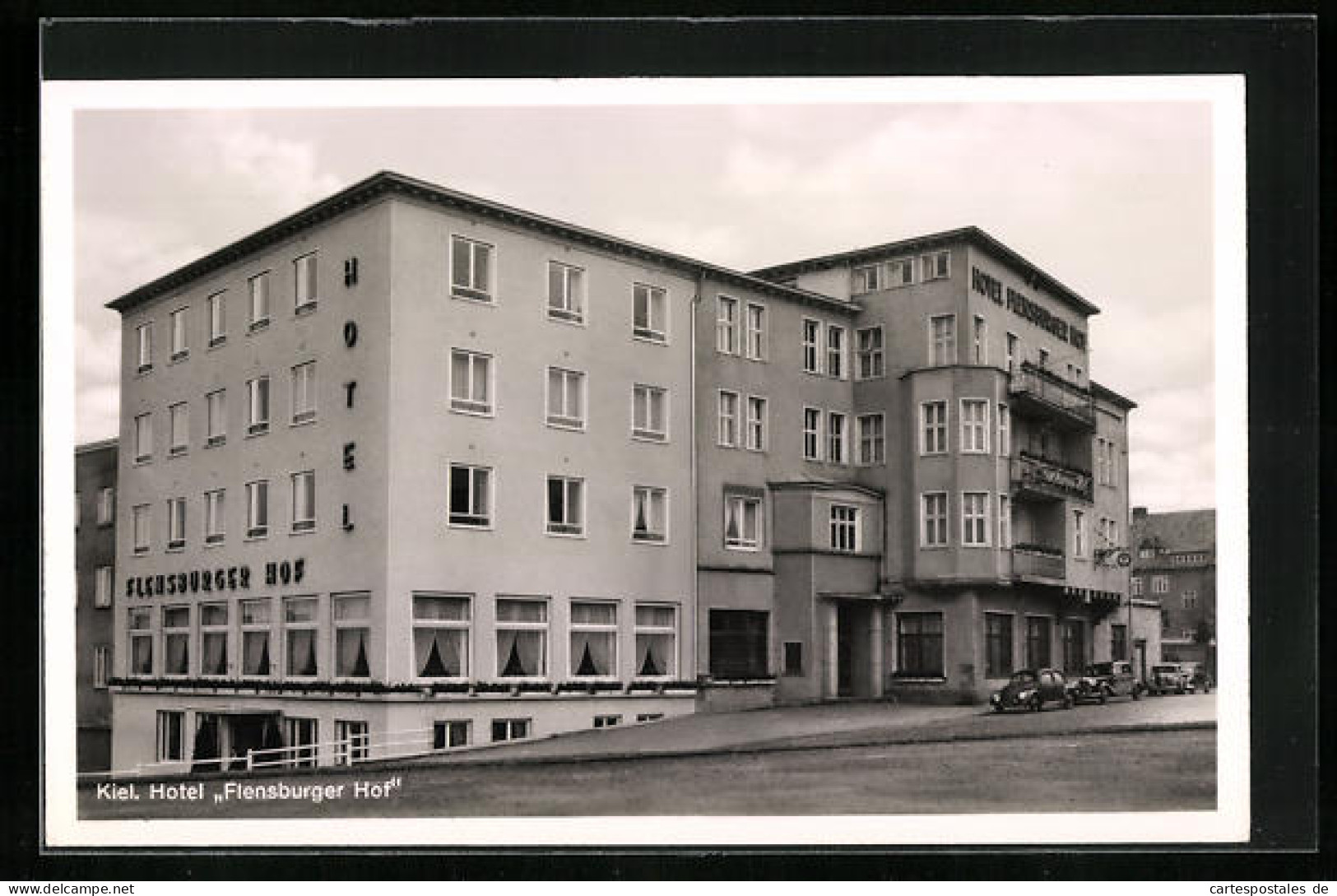 AK Kiel, Vor Dem Hotel Flensburger Hof  - Kiel