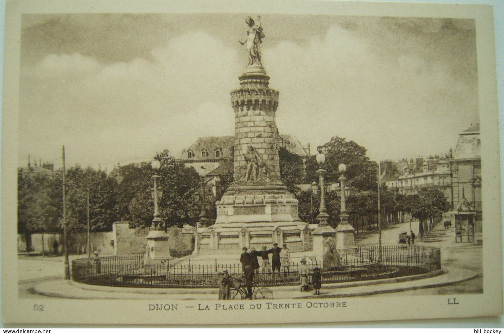 CPA Années 1920 DIJON La Place Du Trente Octobre -  TTBE - Dijon