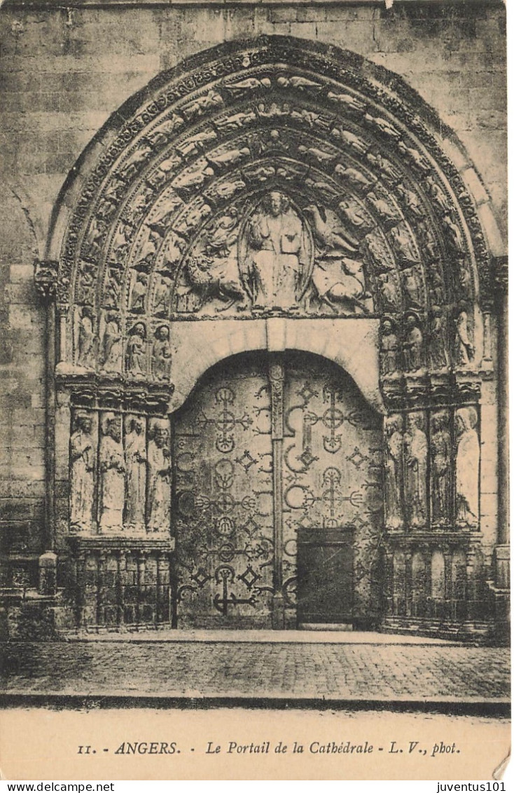 CPA Angers-Le Portail De La Cathédrale-11   L2877 - Angers