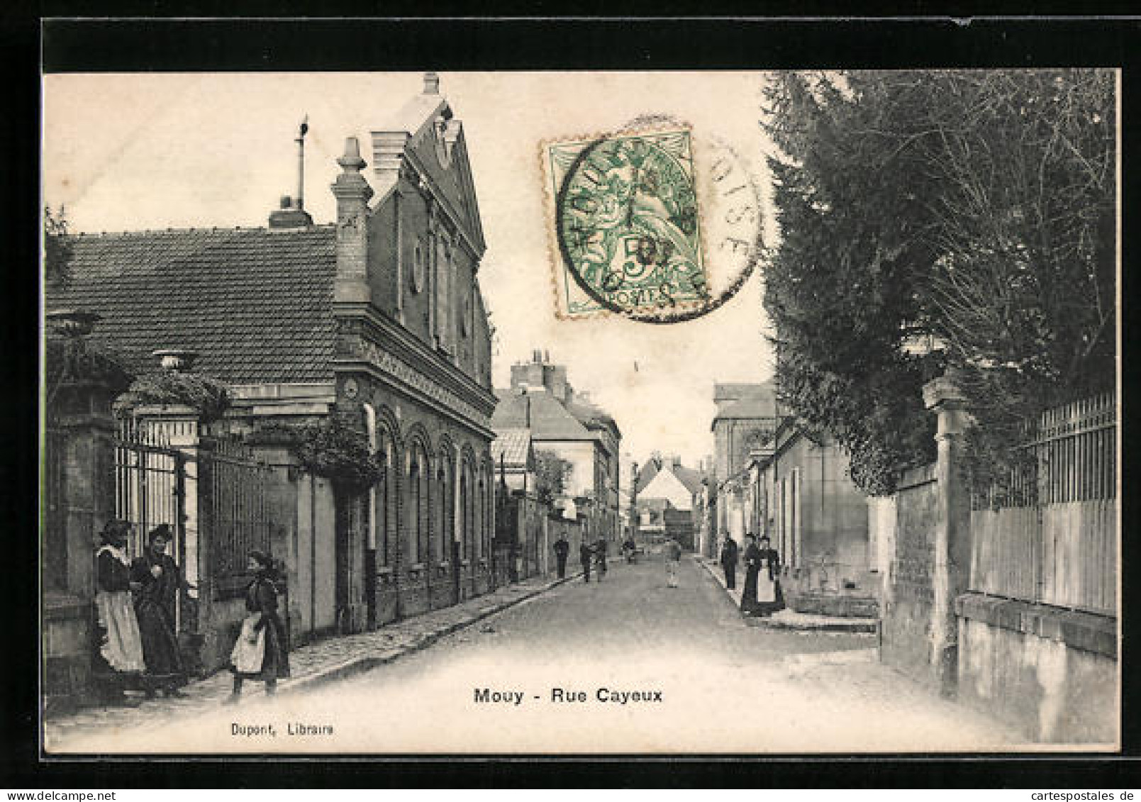 CPA Mouy, Rue Cayeux, Vue De La Rue  - Mouy