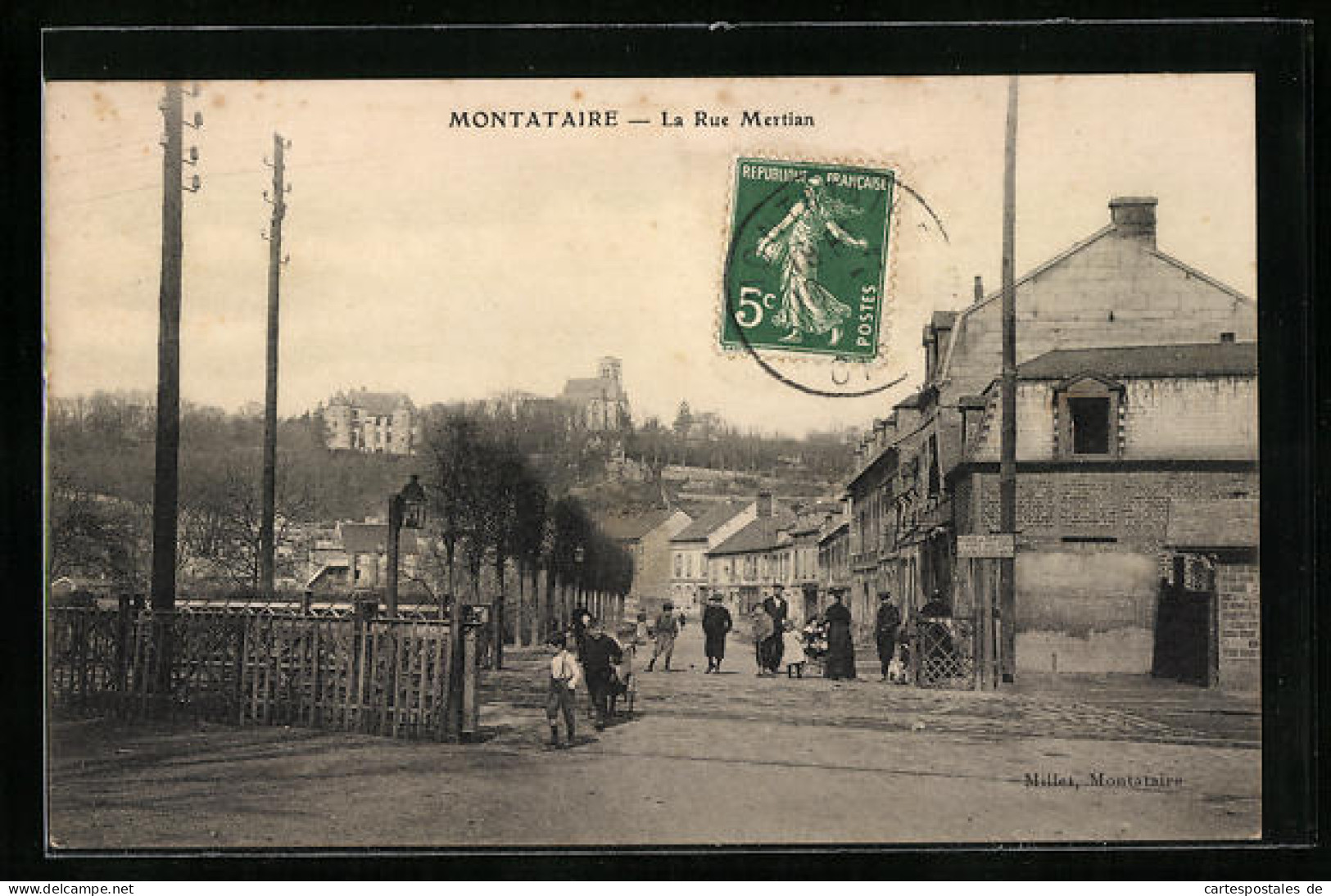 CPA Montataire, La Rue Mertian, Vue De La Rue  - Montataire