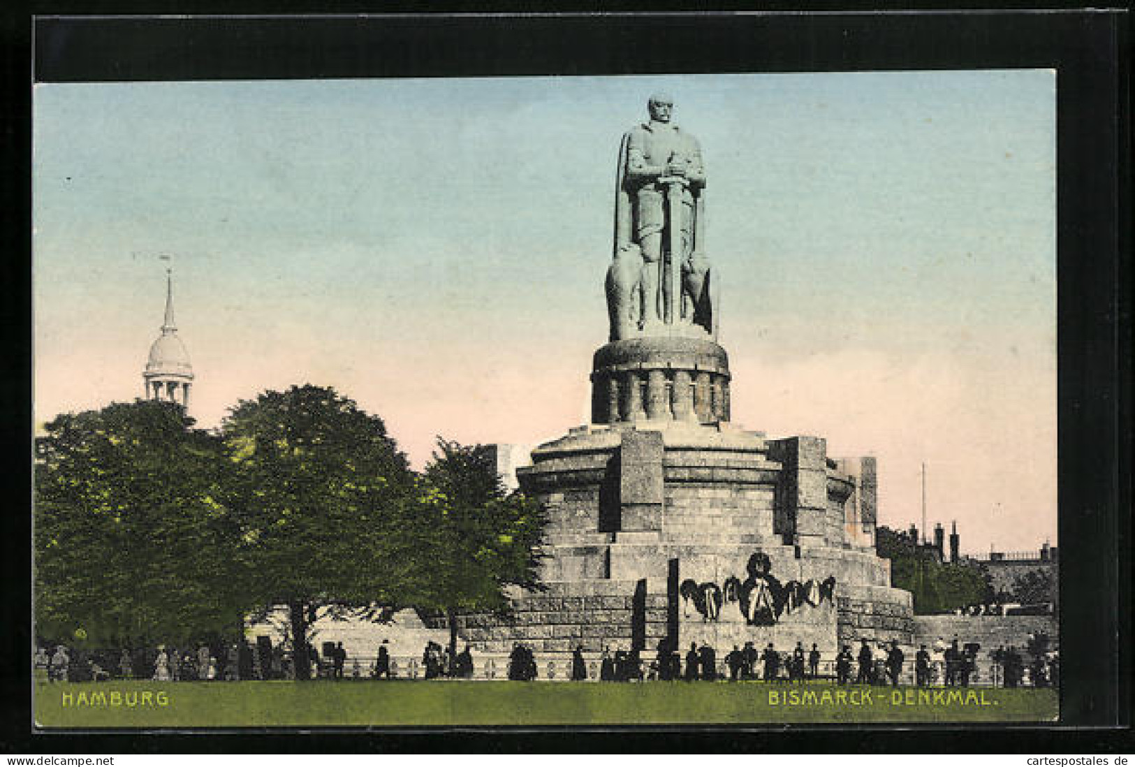 AK Hamburg-St.Pauli, Bismarck-Denkmal Mit Kränzen Und Besuchern  - Mitte