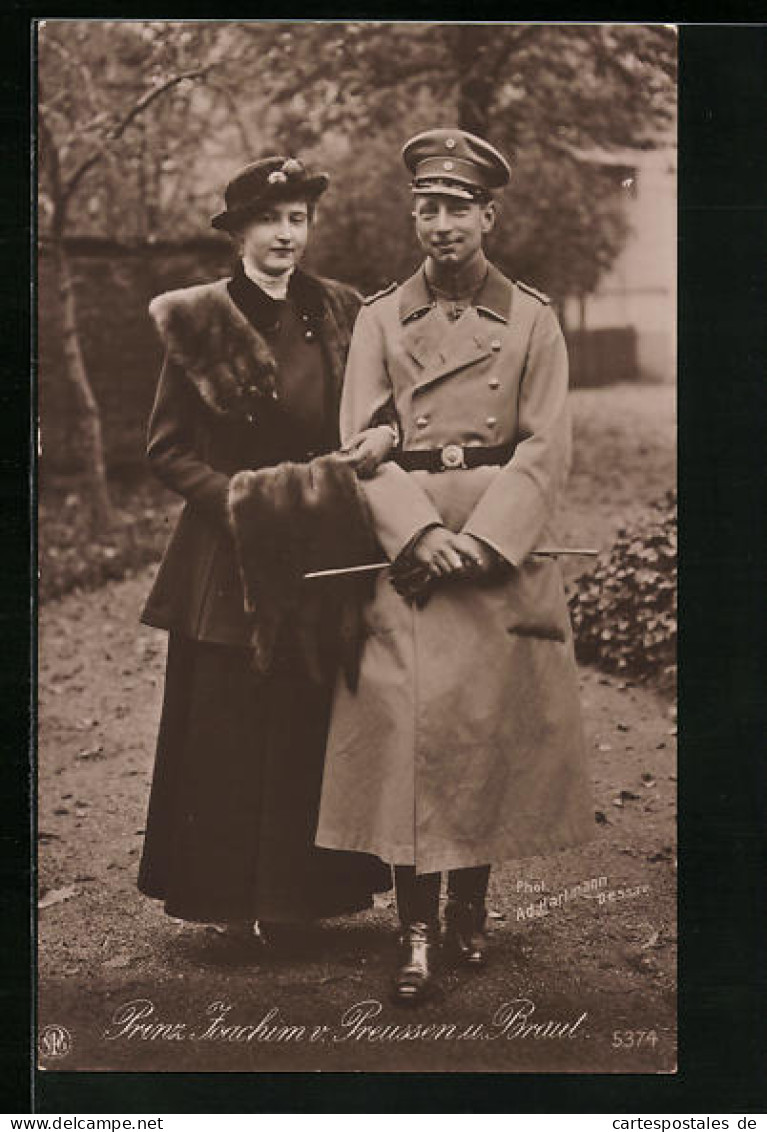 AK Prinz Joachim Von Preussen Und Seine Braut Als Jungverliebte  - Royal Families