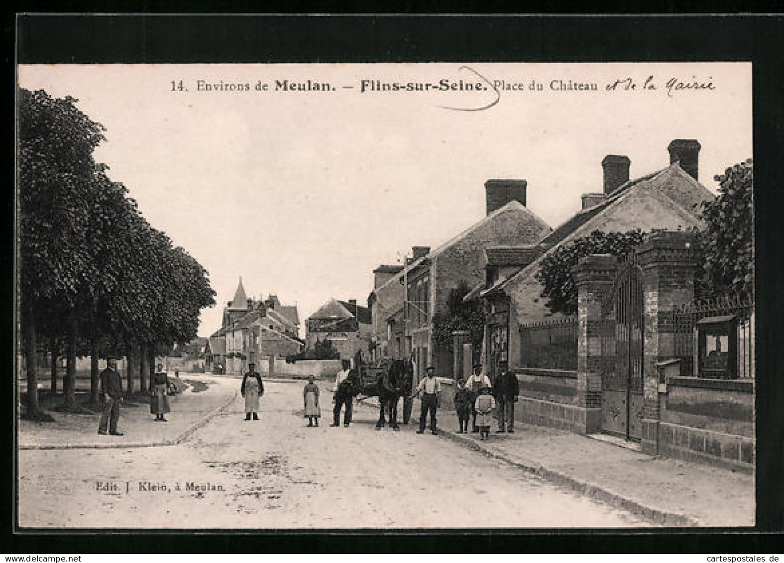 CPA Flins-sur-Seine, Place Du Chateau  - Flins Sur Seine