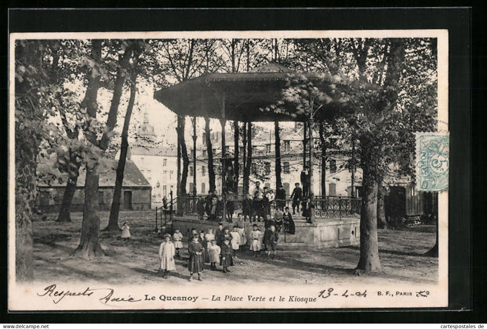 CPA Le Quesnoy, La Place Verte Et Le Kiosque  - Le Quesnoy