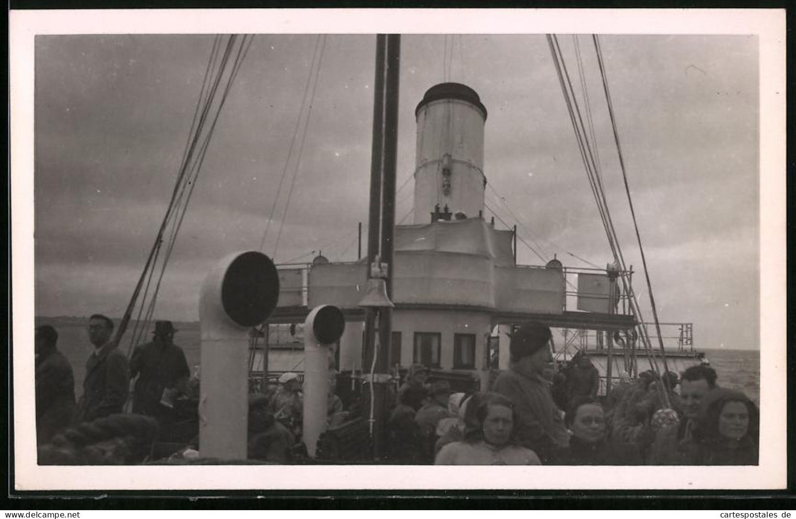 Fotografie Passagierschiff Dampfer Britannia, Passagiere An Deck  - Schiffe