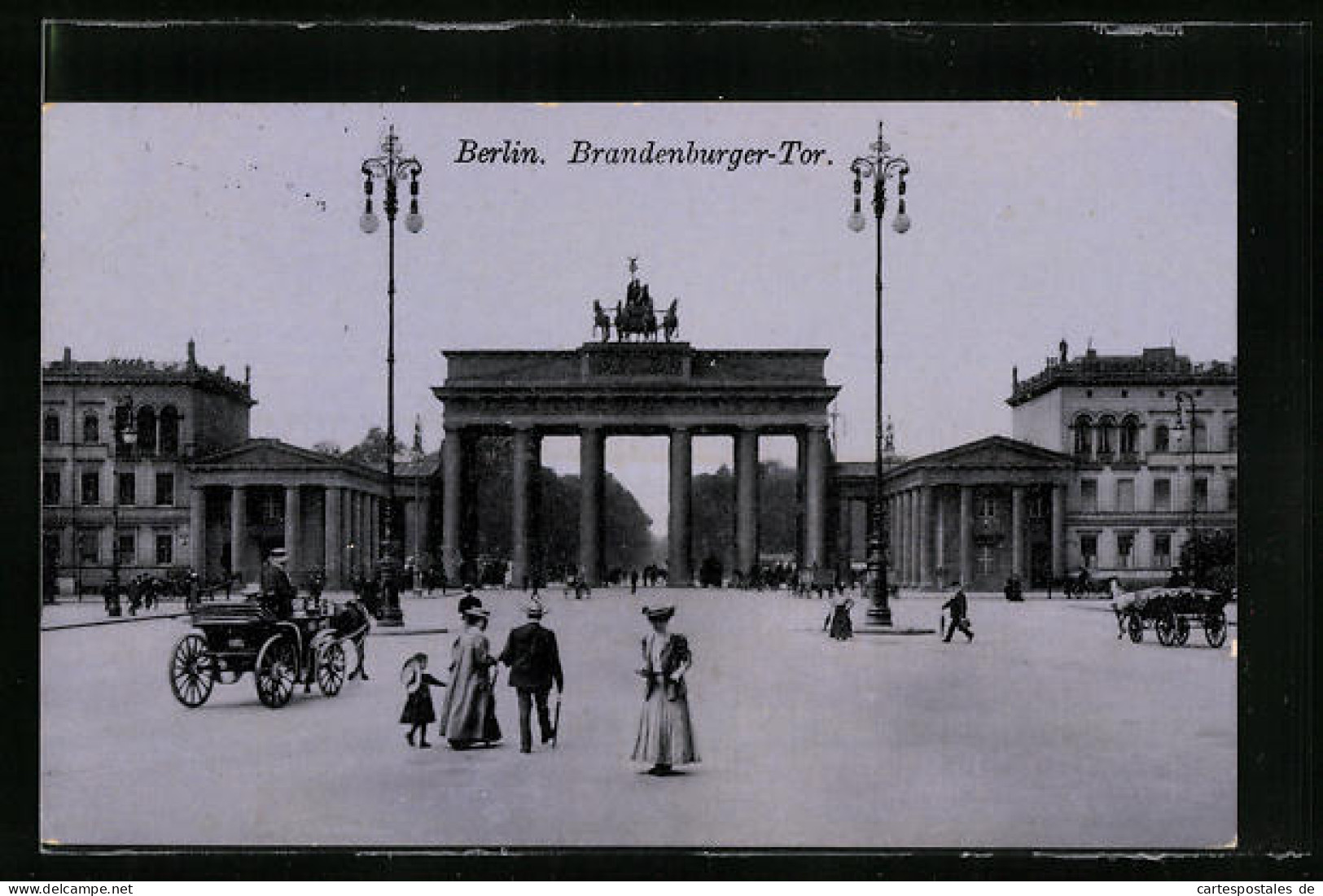 AK Berlin, Brandenburger Tor Und Kutsche  - Autres & Non Classés