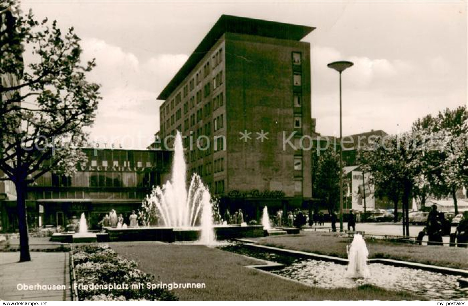 73702985 Oberhausen Friedensplatz Mit Springbrunnen Oberhausen - Oberhausen