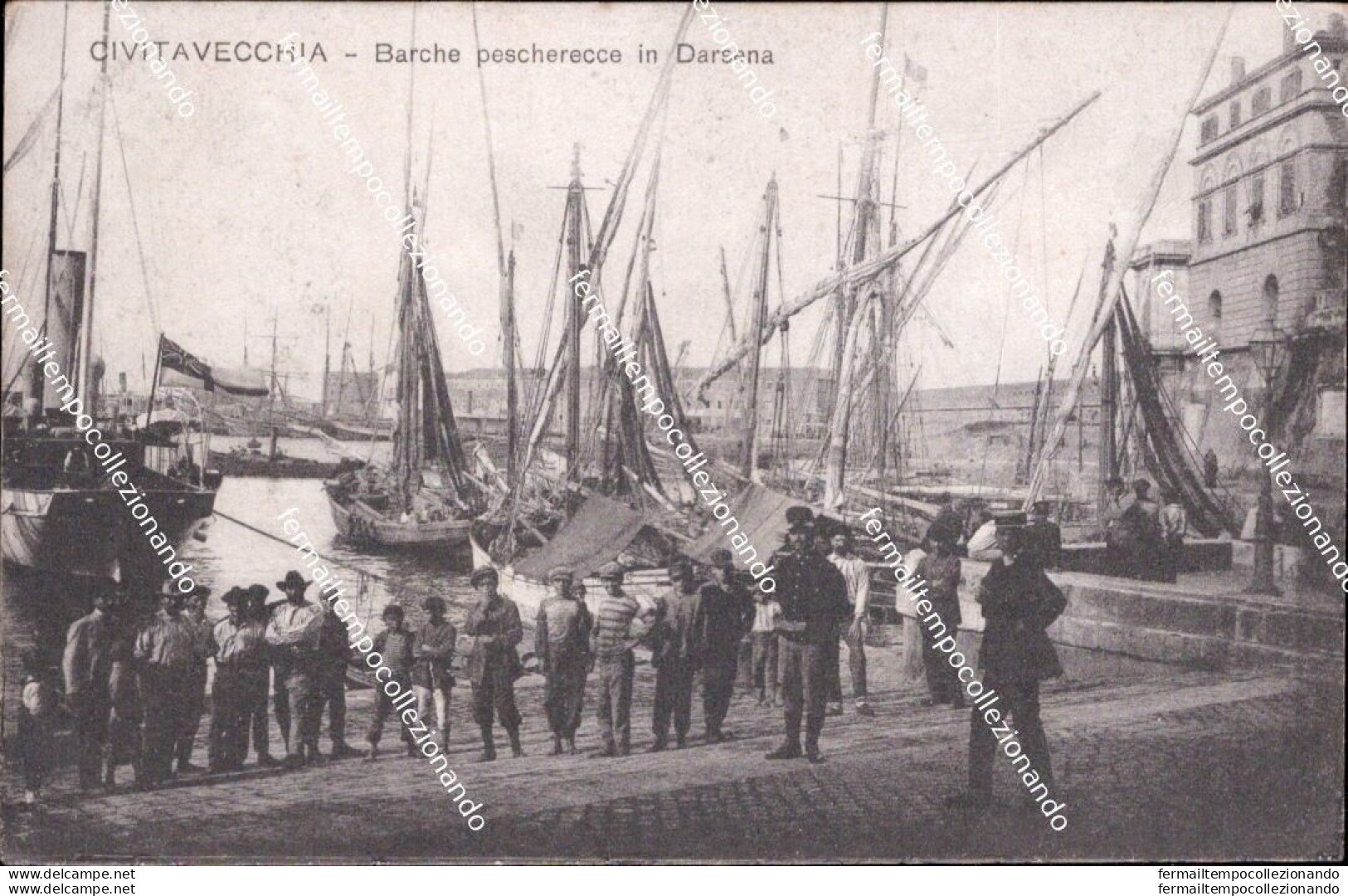 Ba675 Cartolina Civitavecchia Barche Pescherecce In Darsena Roma Lazio - Otros & Sin Clasificación