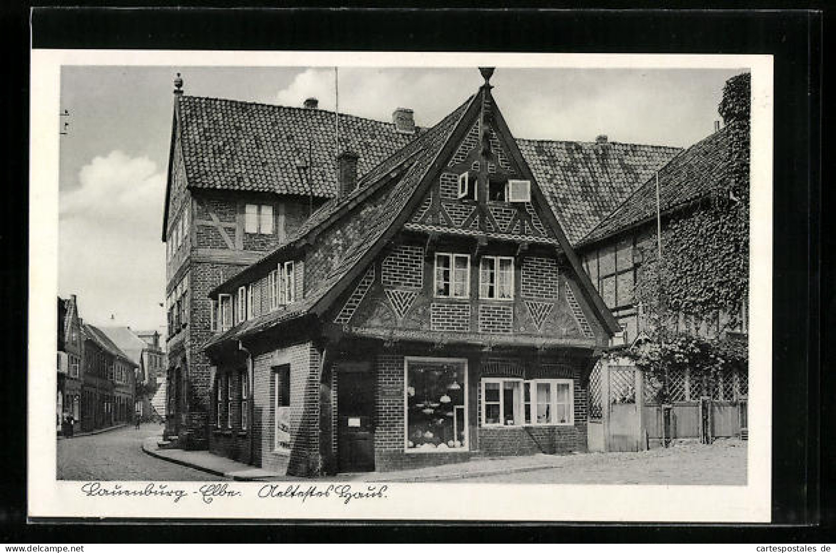 AK Lauenburg / Elbe, Ältestes Fachwerkhaus Am Markt  - Lauenburg