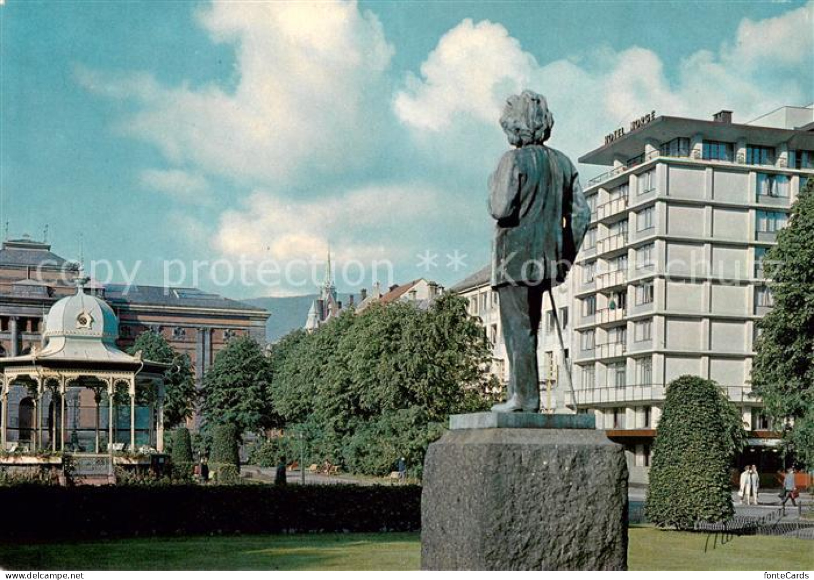 73629217 Bergen Norwegen City Park Statue Of Edvard Grieg Hotel Norge Bergen Nor - Norvège