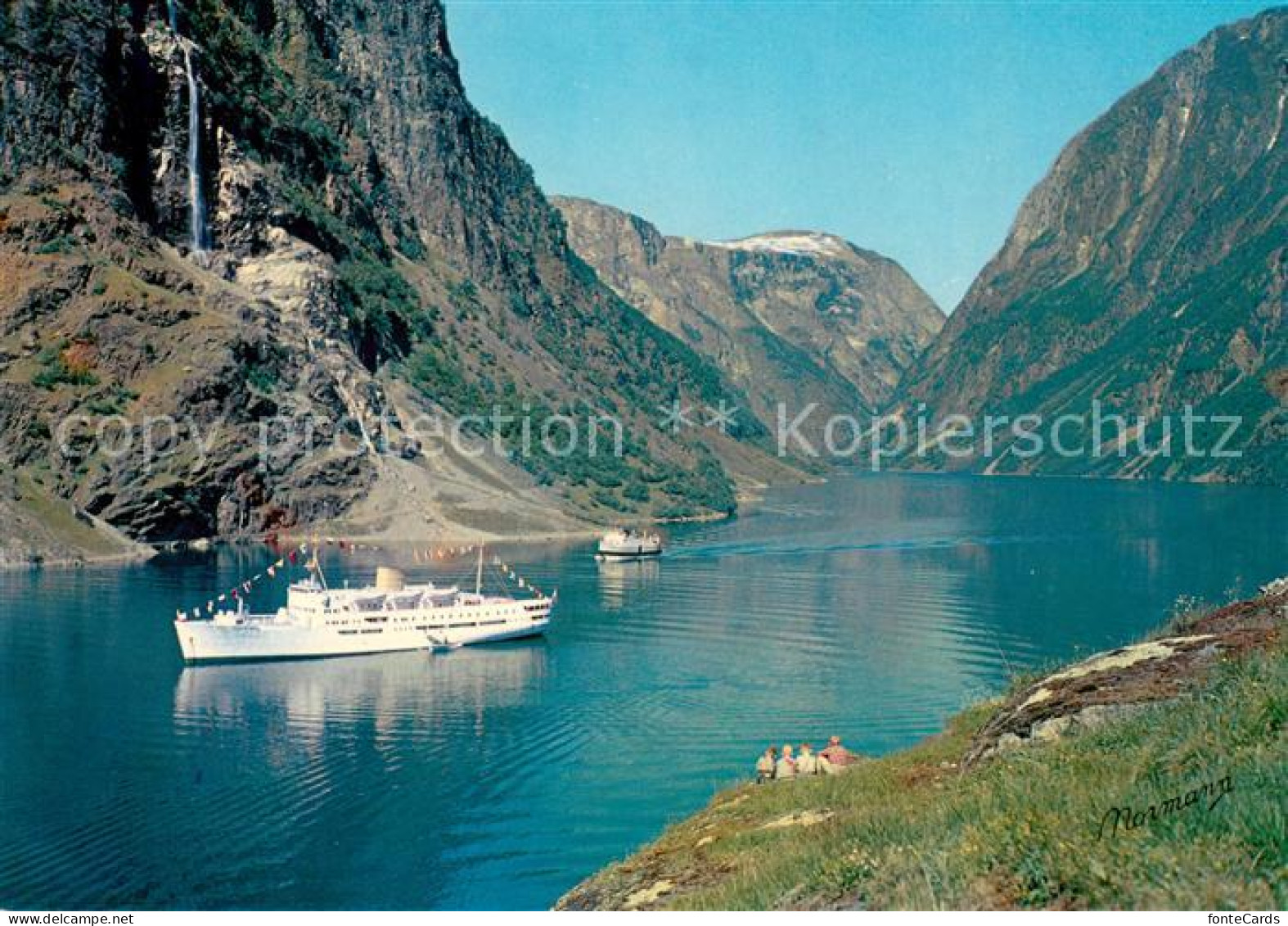 73627717 Sogn Naeroyfjord Dampfer Berge  - Norvège