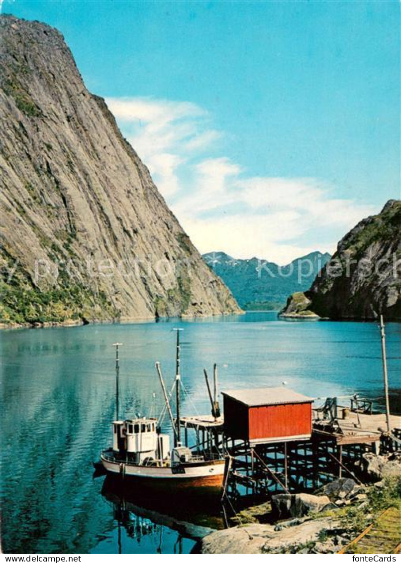 73625342 Trollfjord Bootsanleger Fjord Fischkutter Berge Trollfjord - Norway