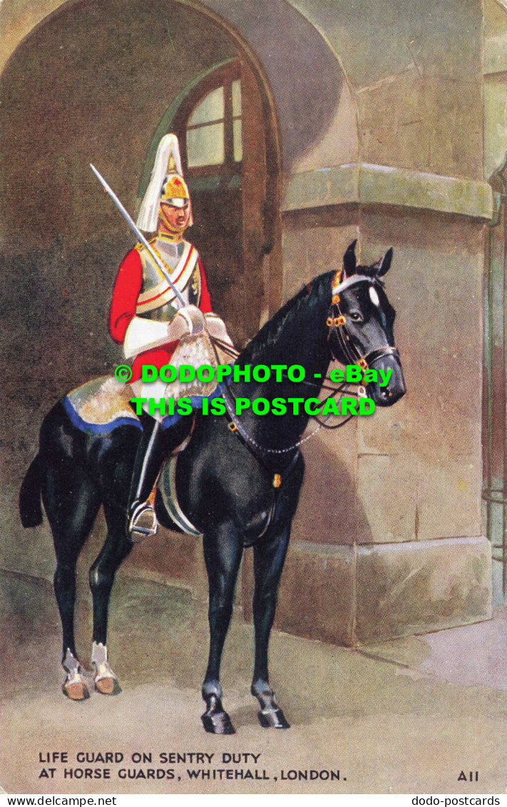 R557345 London. Whitehall. Life Guard On Sentry Duty At Horse Guards. Valentine. - Andere & Zonder Classificatie