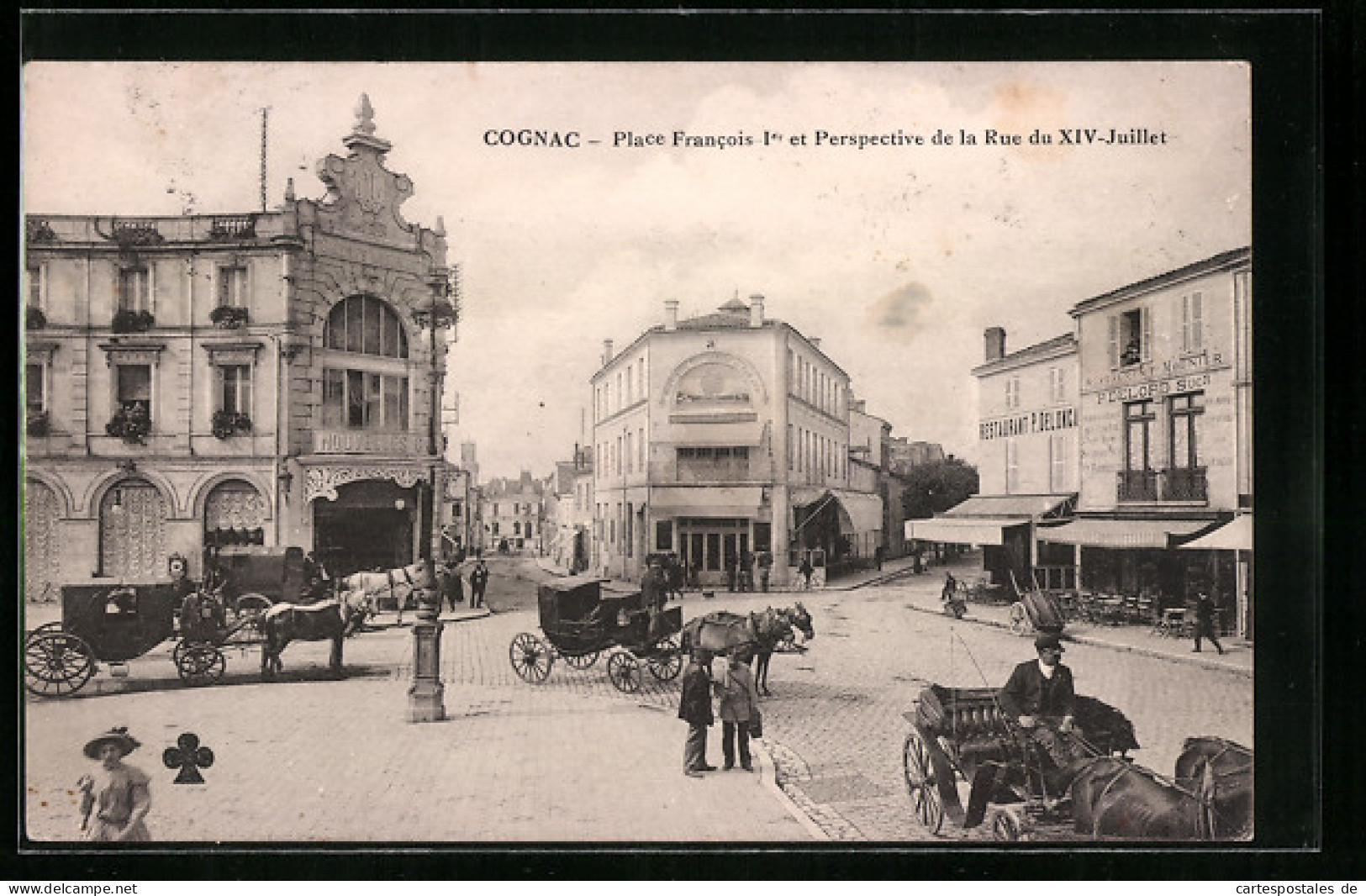 CPA Cognac, Place Francois 1er Et Perspective De La Rue Du XIV-Juillet  - Cognac