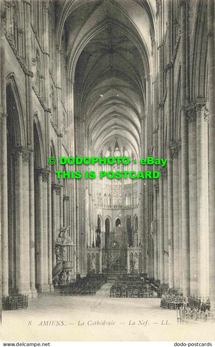 R557769 Amiens. La Cathedrale. La Nef. LL. 8 - Mundo