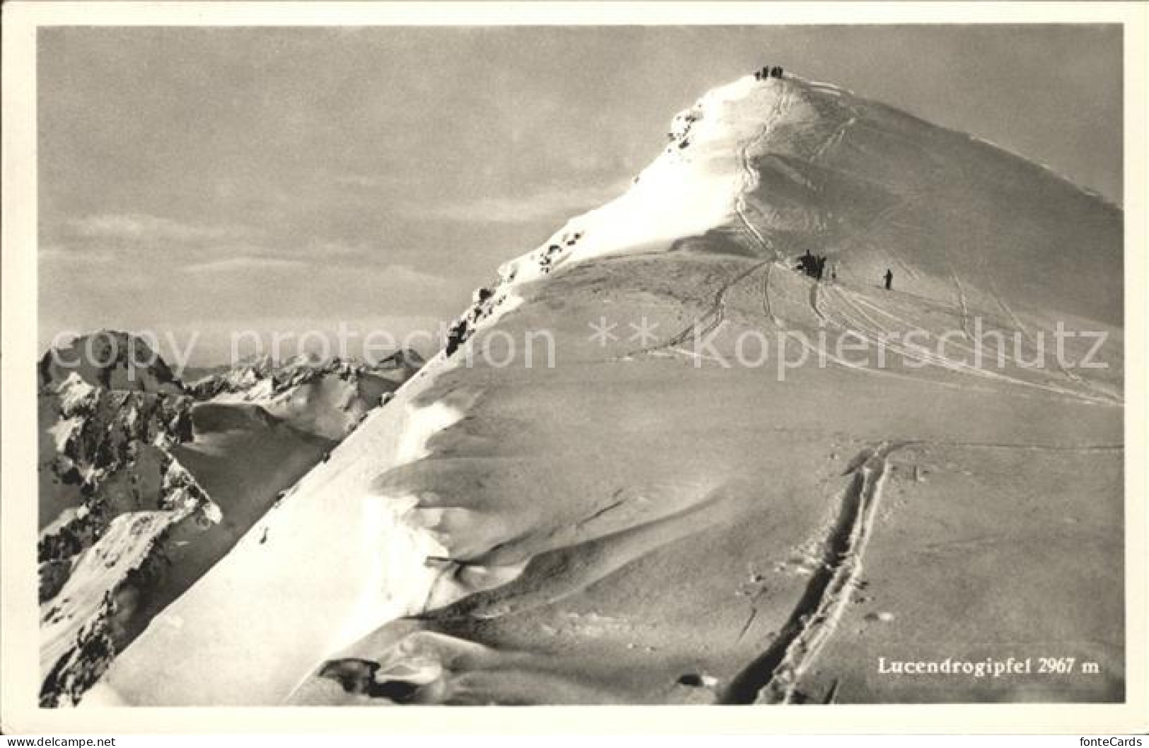 12047590 Pizzo Lucendro Gipfel Bergsteiger Gebirgspanorama Pizzo Lucendro - Other & Unclassified