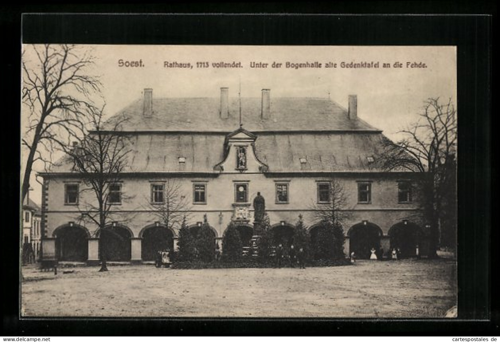 AK Soest, Rathaus Mit Gedenktafel Unter Der Bogenhalle  - Soest