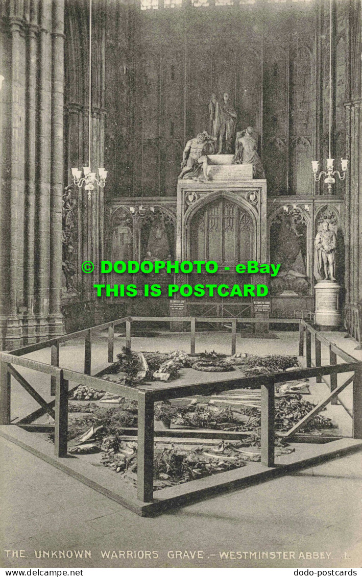 R557218 Westminster Abbey. The Unknown Warriors Grave. London Stereoscopic Compa - Andere & Zonder Classificatie