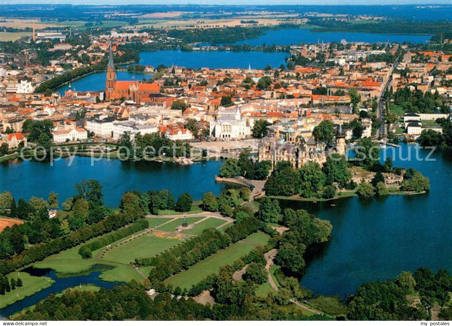 73681418 Schwerin Mecklenburg Fliegeraufnahme Mit Schlosspark Und Schloss Kreuzk - Schwerin