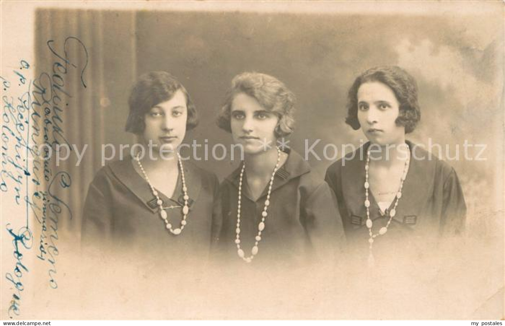 73680641 Kolomyja Kolomea Ukraine Junge Frauen Gruppenbild  - Ucrania