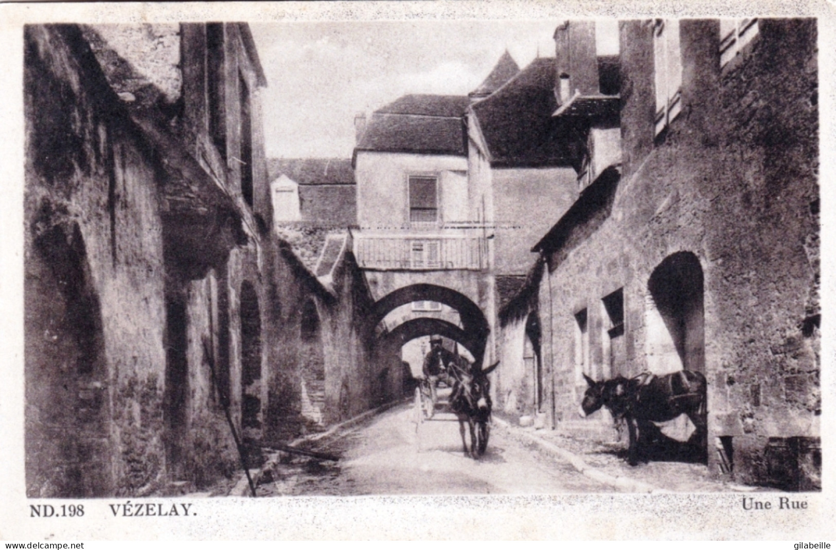 89 - Yonne -  VEZELAY - Une Rue - Vezelay