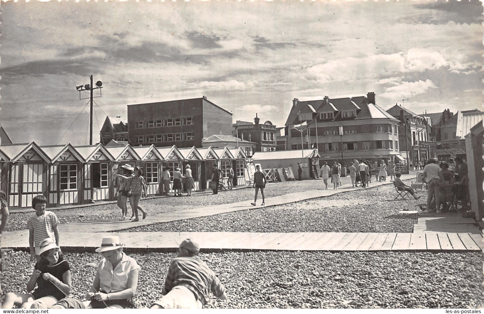 80 CAYEUX SUR MER LE CARREFOUR DES PLANCHES - Cayeux Sur Mer