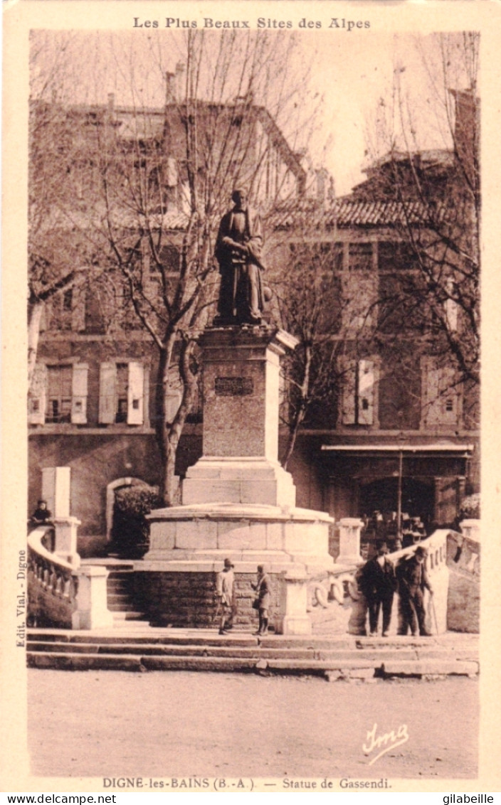 04 -  DIGNE Les BAINS - Statue De Gassendi - Digne