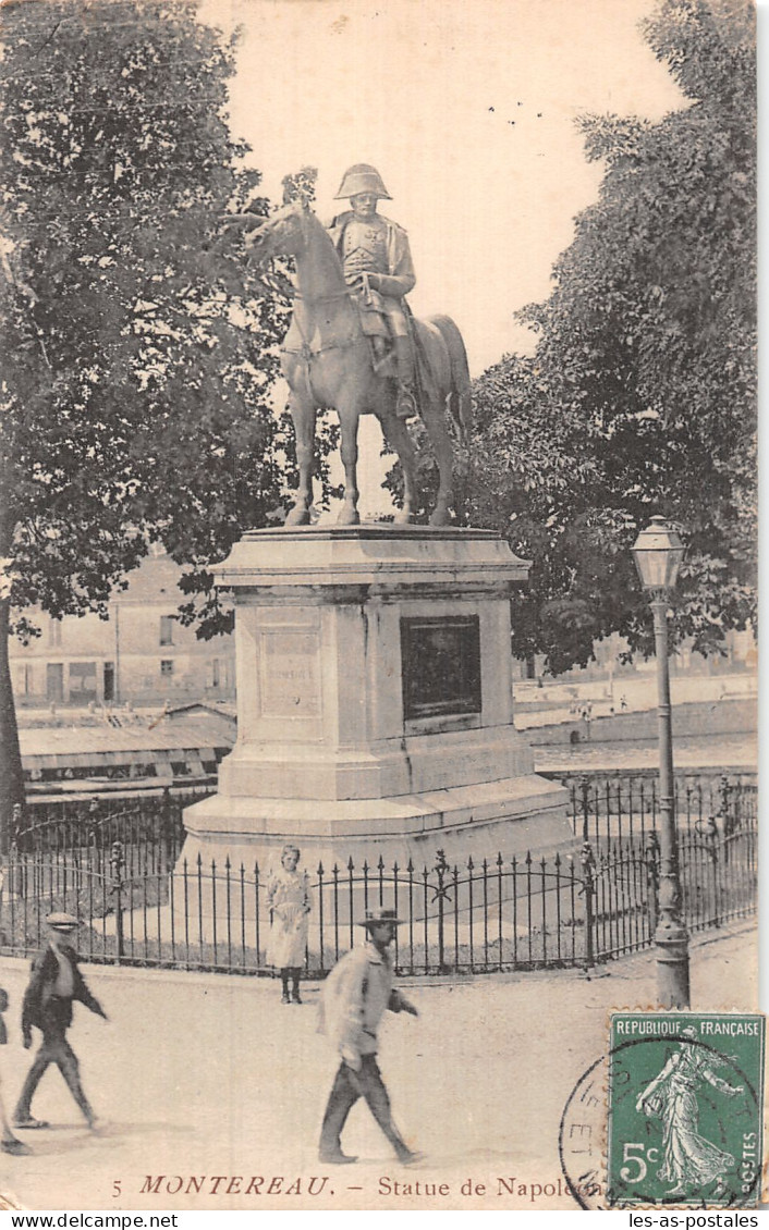 77 MONTEREAU STATUE NAPOLEON - Montereau