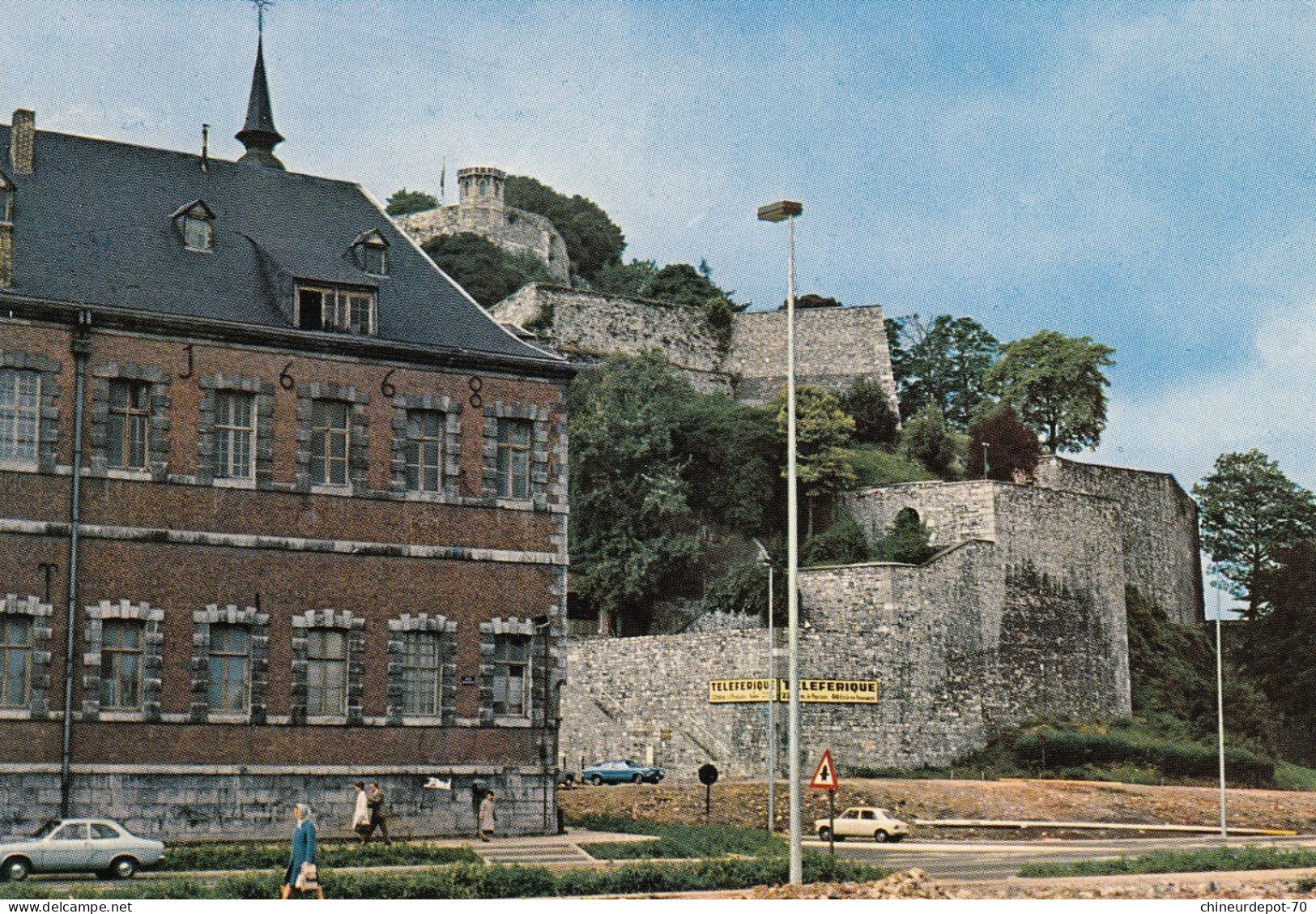 NAMUR   PLACE PIED DU CHATEAU - Namur