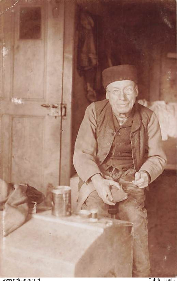 Carte-Photo Artisant Horloger ? Lunette Chapeau Montre à Gousset Suisse - Fotografie