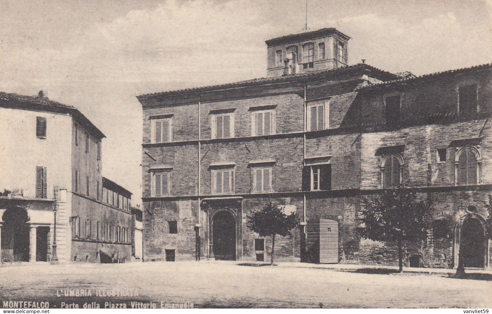 MONTEFALCO-PERUGIA-EDIZIONI TILLI-UMBRIA ILLUSTRATA- PARTE DELA PIAZZA VITT. EMANUELE-CARTOLINA VIAGGIATA IL 19-8-1922 - Perugia