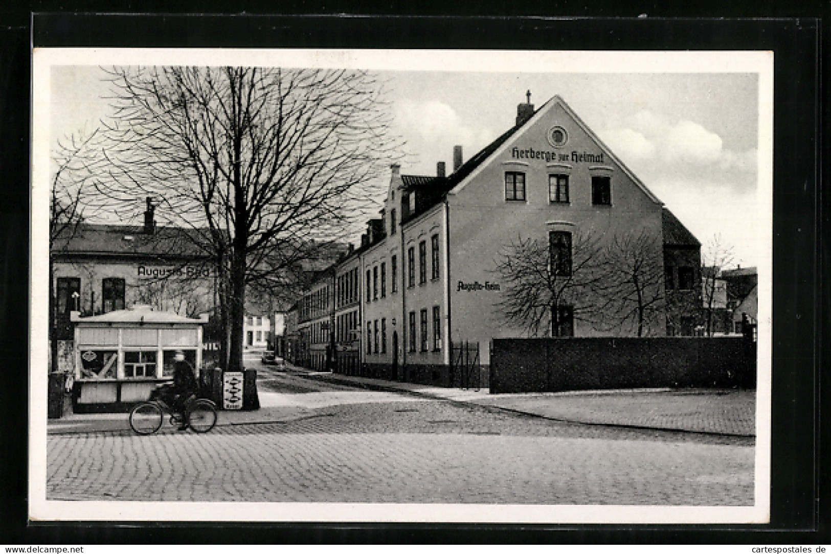 AK Flensburg, Herberge Zur Heimat / Augusta-Heim Und -Bad, Strassenansicht Mit Radfahrer  - Flensburg