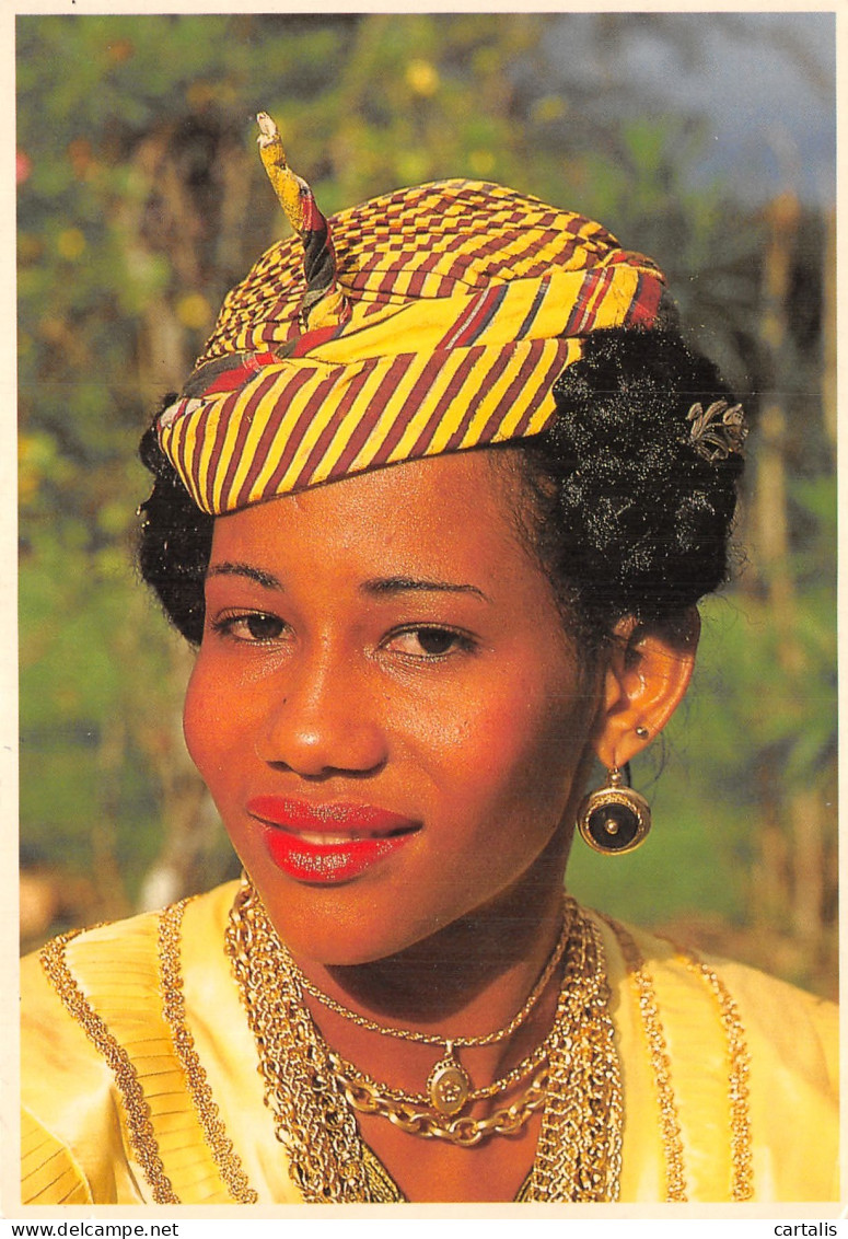 972-MARTINIQUE FOLKLORE COSTUME-N° 4446-A/0033 - Altri & Non Classificati