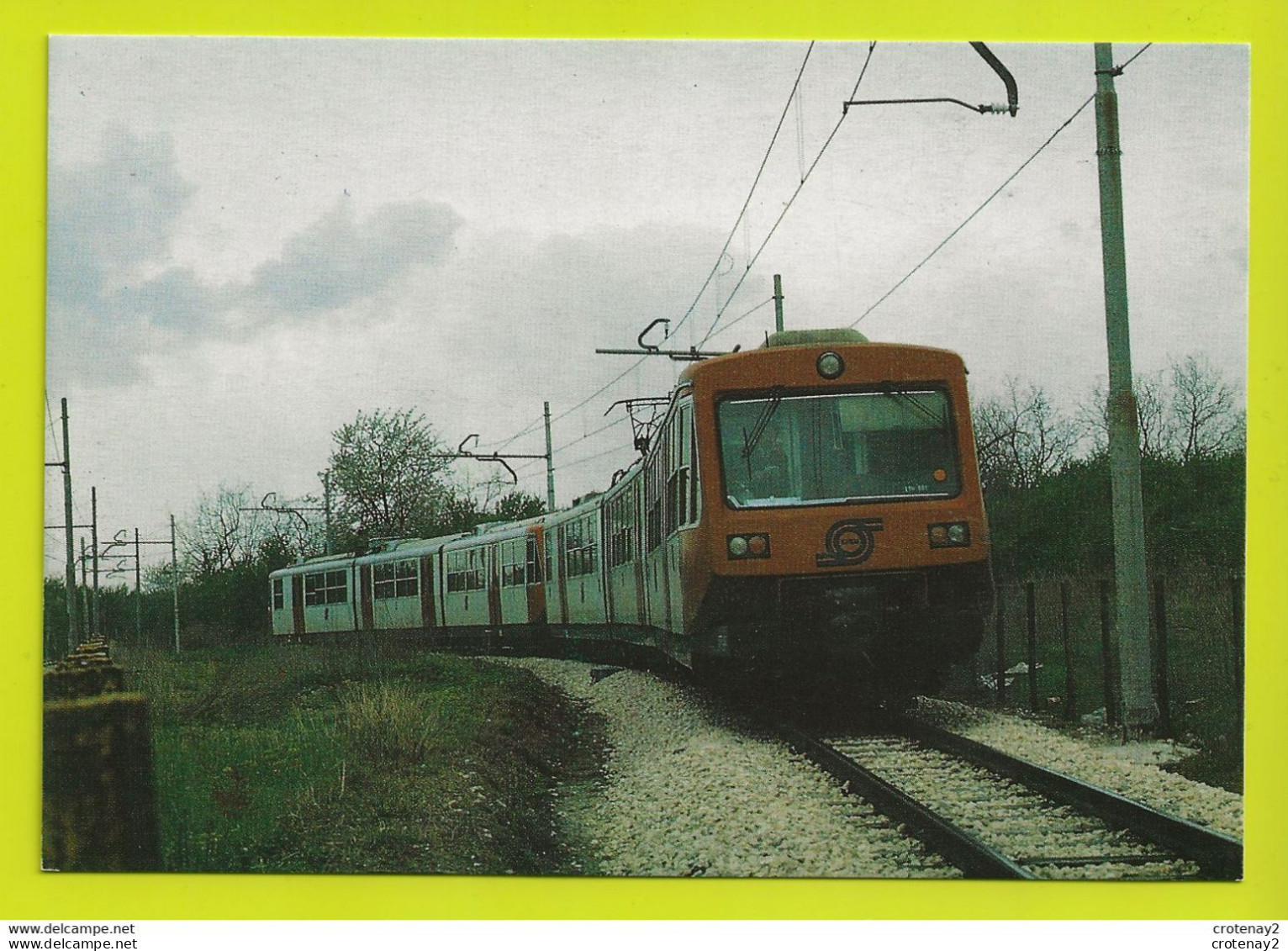 Avellino TRAIN Convoglio Di Due Elettotreni In Arrivo A BAIANO Le 6 Avril 1985 - Avellino