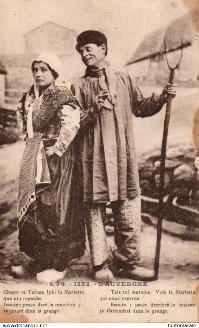 COSTUMES D'AUVERGNE - Costumi